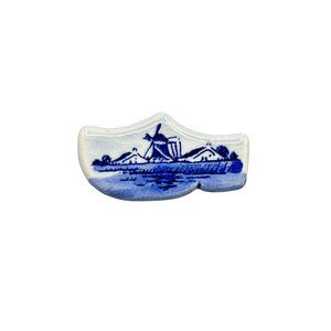 Delft Blue Ceramic Brooch Pin Shoe with Windmill Design Souvenir Jewelry